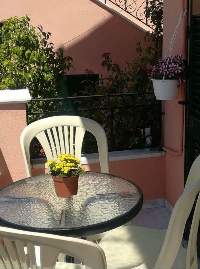 Marios Apartment Lakones Ngoại thất bức ảnh